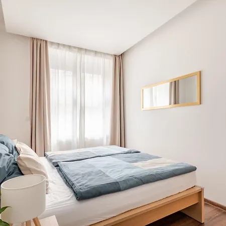 Apartment Charm Deco Near Old Town, All-friendly *