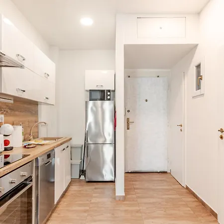 Apartment Charm Deco Near Old Town, All-friendly