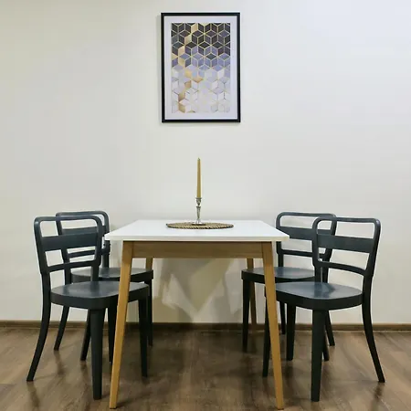 Charm Deco Near Old Town, All-friendly Apartment *