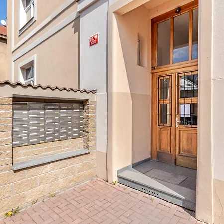 Charm Deco Near Old Town, All-friendly Apartment Prague