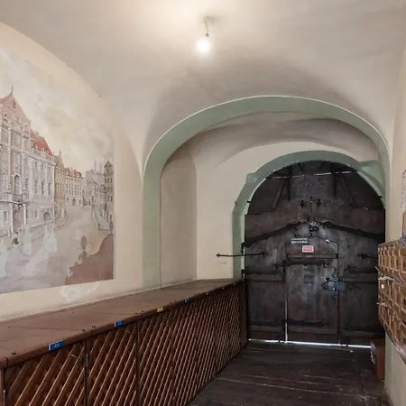 Beneath Castle Where Mozart Performed 公寓 *