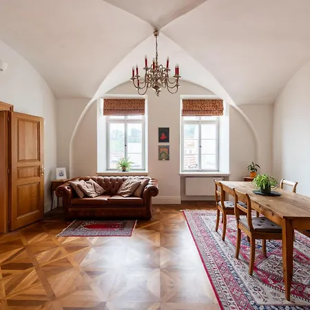 Beneath Castle Where Mozart Performed 布拉格