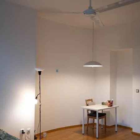 Accommodatie bij particulieren Sunny By The River In A Shared Praag
