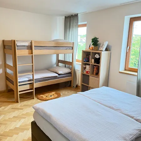 Familyvilla, New 4 Luxury Big Apartments, Parking * Prag