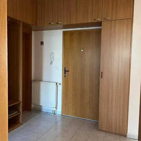 A Large 1 Bedroom With An Available Private Parking * Praga