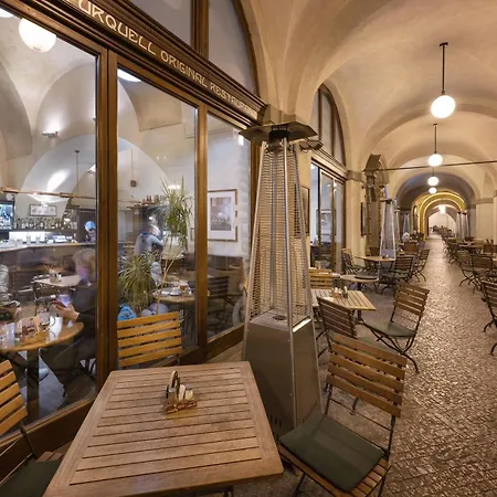 Kaiserstein Palace Apartment