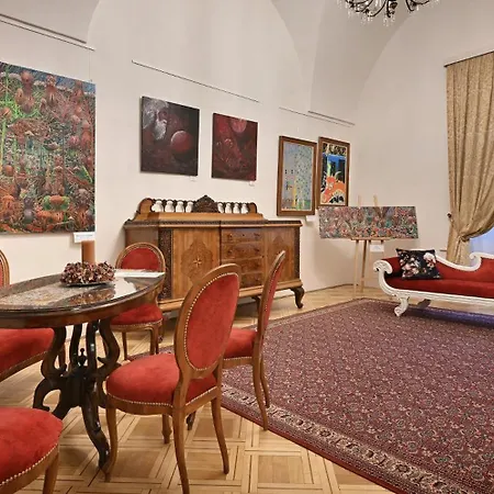 Kaiserstein Palace Apartment *