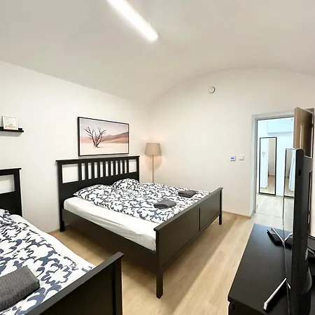 The Little Peaceful Retreat Near Center Apartment *