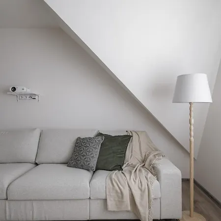 Spacious 4-story With Sauna & Garden Dom wakacyjny *