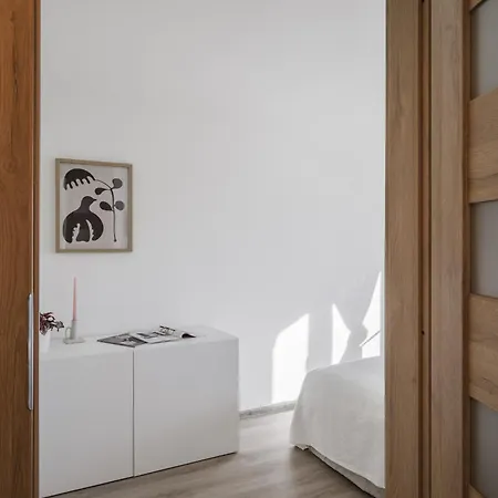Dom wakacyjny Spacious 4-story With Sauna & Garden Praga