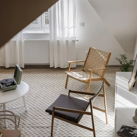 Spacious 4-story With Sauna & Garden Dom wakacyjny Praga