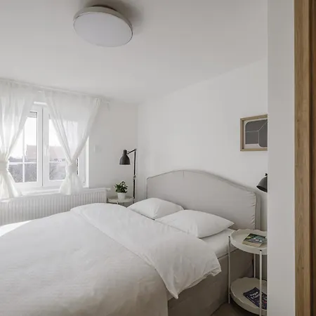 Spacious 4-story With Sauna & Garden Dom wakacyjny