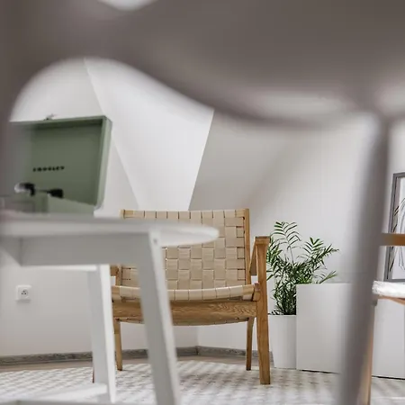 Spacious 4-story With Sauna & Garden Dom wakacyjny