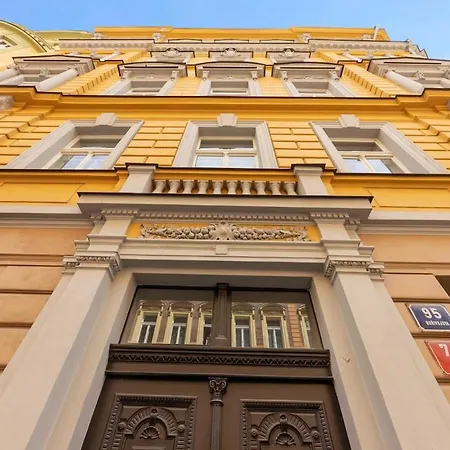 Appartamento Sunset & Bloom Attic - Near Parks & Cafes Praga