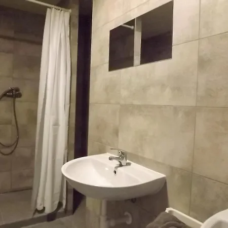 Romanticky Pokojicek V Podkrovi R5 منزل للإقامة *