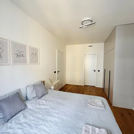 Lengo Smichov Apartment