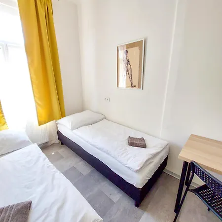 Ubytovani Praha Letna E4 *