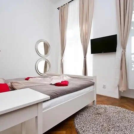 Metropolitan Studios Apartment *