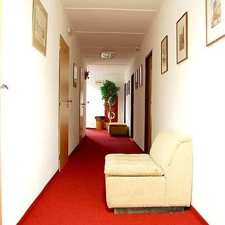 Free Zone Hostel *