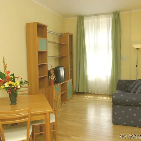 La Madeleine 3* Prague