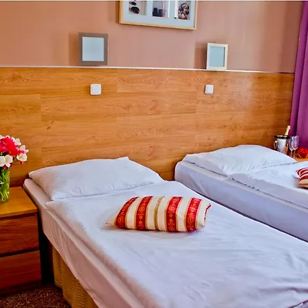 Hotell Royal Court 3*