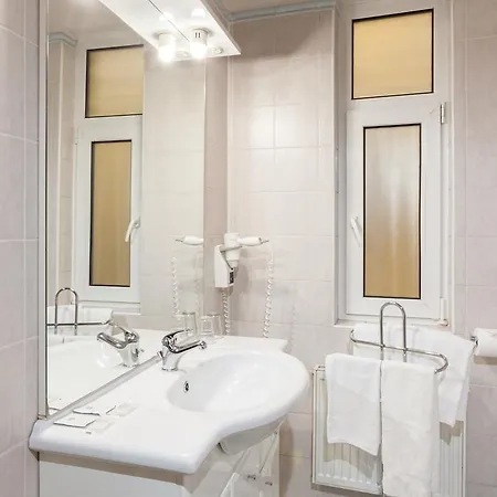 La Madeleine Hotel 3*