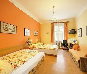 Golden Garni Hotell