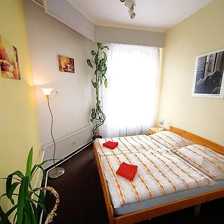 Hostel Homer - Old Town Square *
