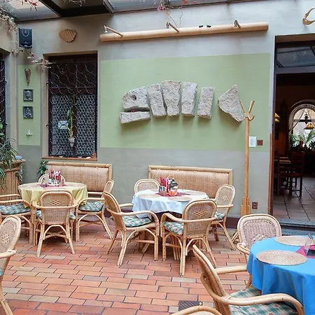Homer - Old Town Square Hostel Prague