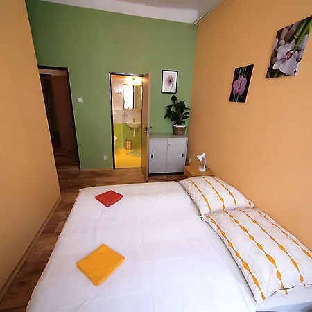 Homer - Old Town Square Hostel Prague