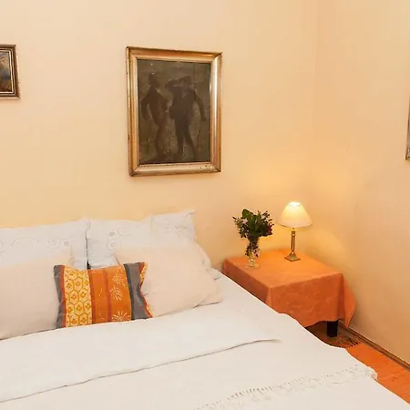 Ivana Bed and breakfast 2*