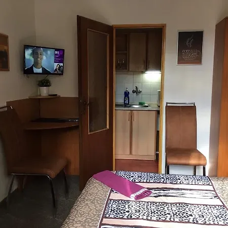 بيت ضيافة Albert