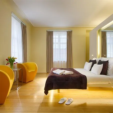 Отель Three Storks 5*