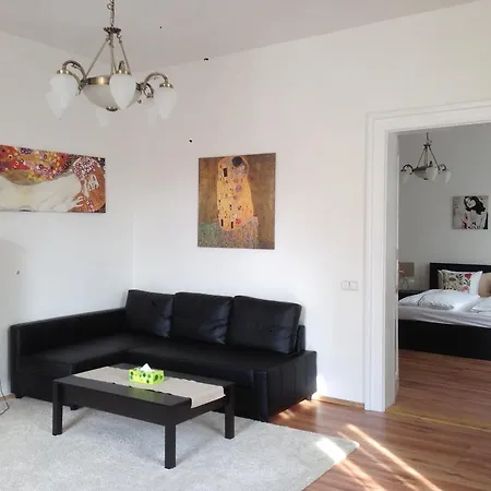Apartment Exclusive On Zborovska Prague