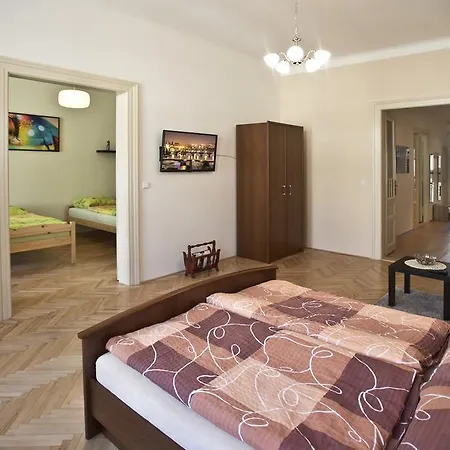 Charles Iv Apartamento Praga