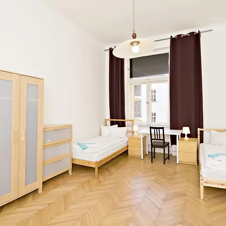 Apartments In Mala Strana - 10 Minutes From Charles Bridge *