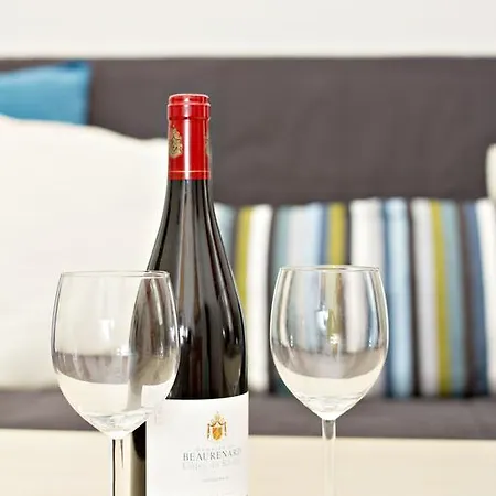 Apartments In Mala Strana - 10 Minutes From Charles Bridge