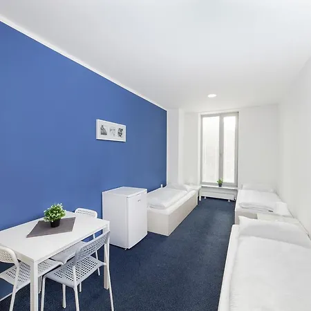 Hostal & Letov