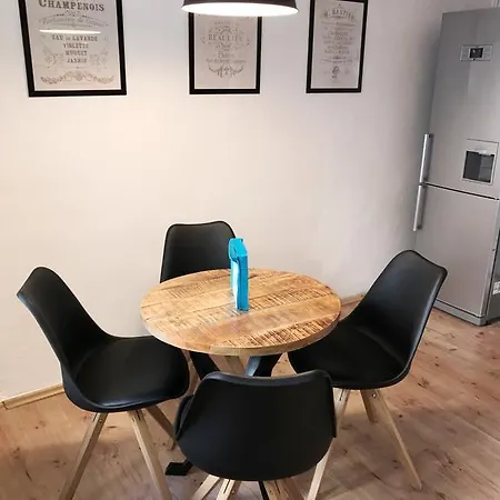 Royal View Apartmán *