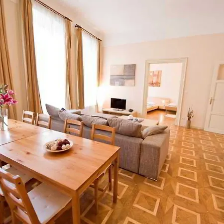 Bohemia Centre Apartment *