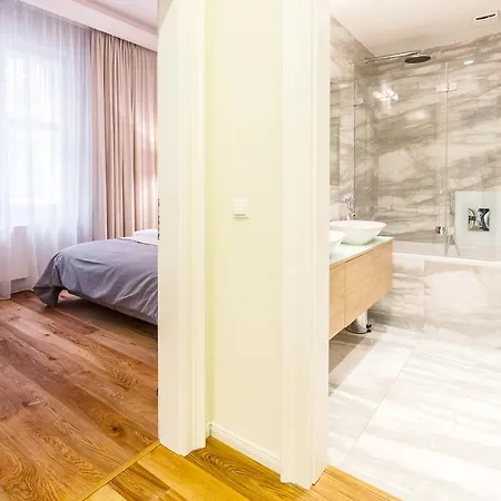Wishlist Residences - Karlin Free Parking Апартаменты *