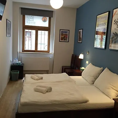 Hotel Central Studios
