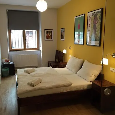 Central Studios 3* Prague
