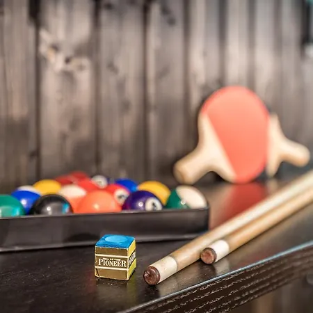 Party Underground With Pooltable * Praga