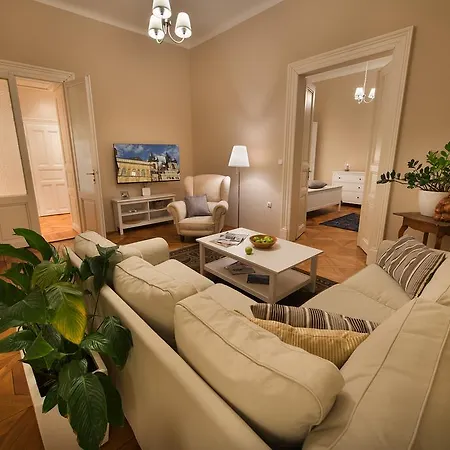 Wishlist Old Residences - New Town Daire