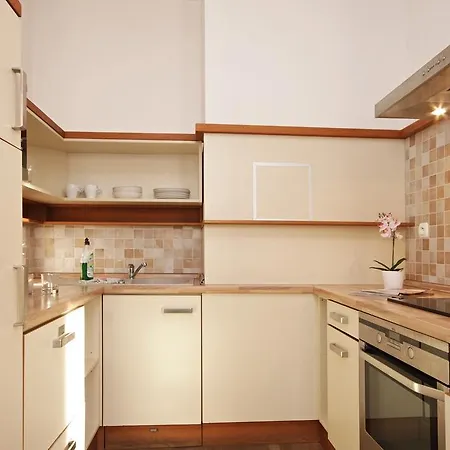 Apartamento Theatre