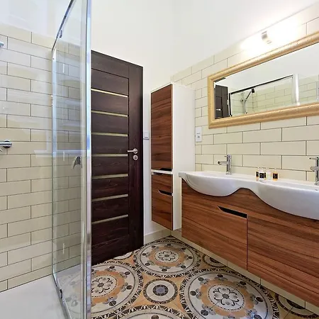 Deluxe Apartamento *