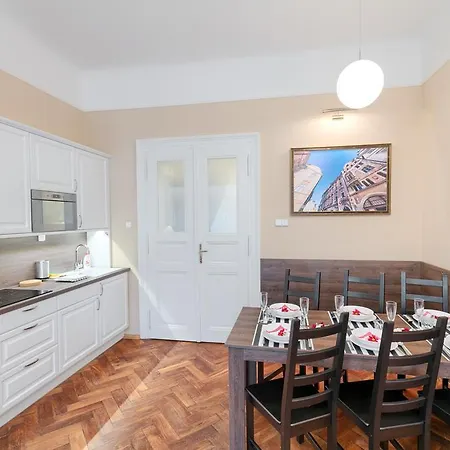 Milada Aparthotel 4*