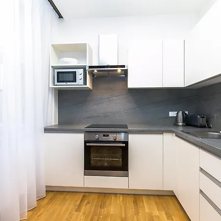 Wishlist Residences - Karlin Free Parking Апартаменты Прага