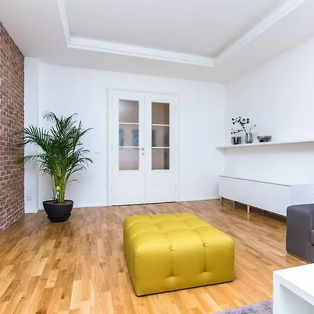 Wishlist Residences - Karlin Free Parking Апартаменты *